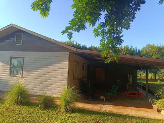 5 Hektar Land mit Haus und Stahl zu verkaufen in Campo 4