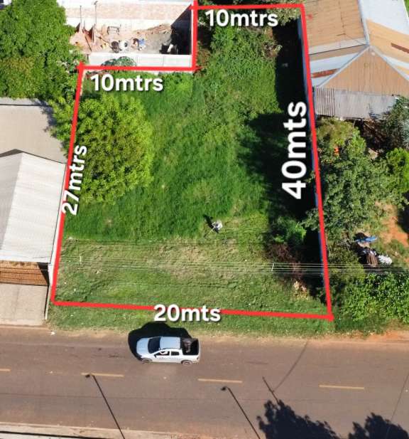 Vendo terreno comercial en el centro de Campo 9