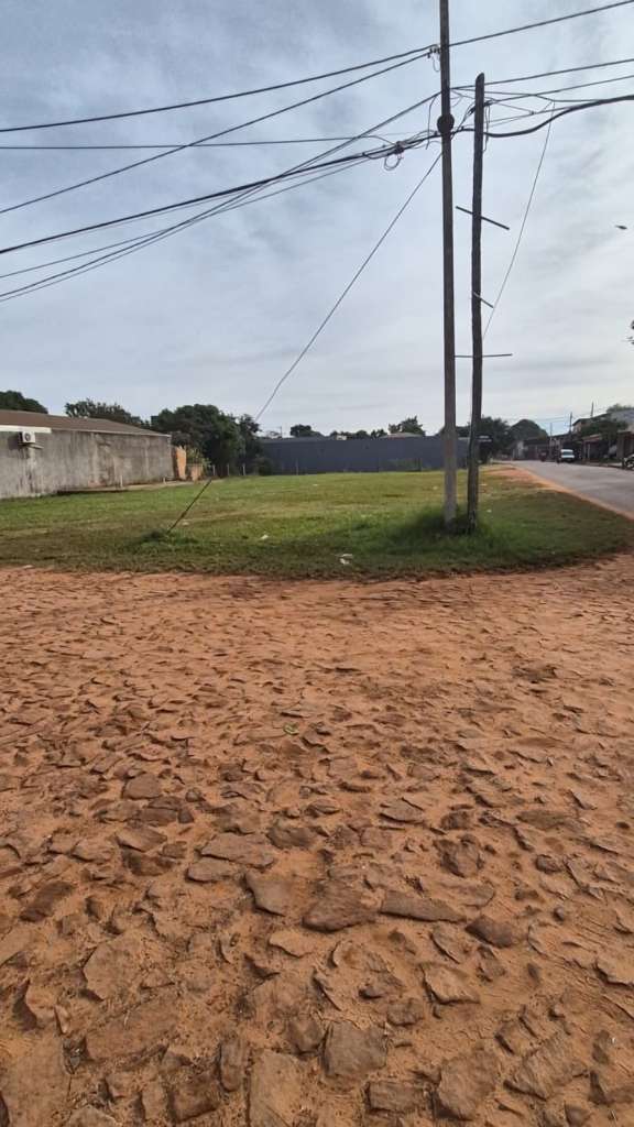 Vendo Terreno en esquina sobre Emiliano R. Fernandez en campo 9